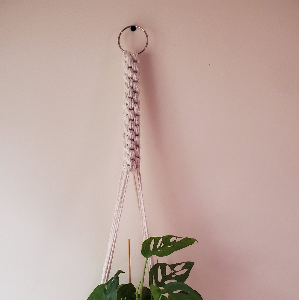Macrame Plant Hanger (Box pattern) - Picture 2 of 4